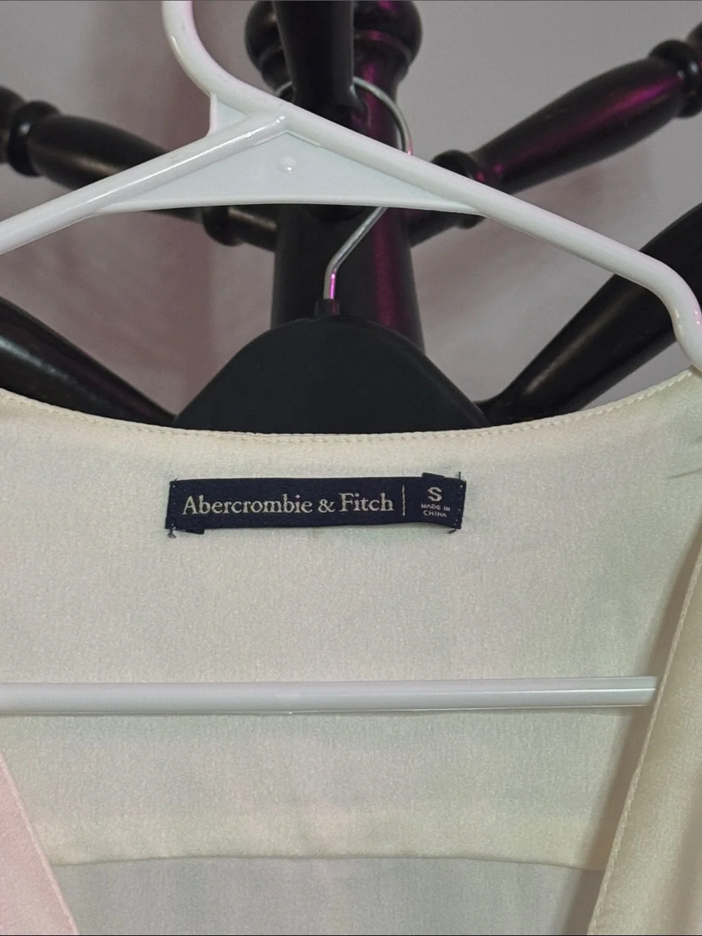 Abercrombie & Fitch Ivory Wrap Tie Blouse 20.T